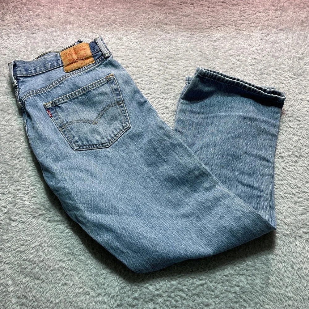 Levis 501 Original Fit Mens Light Wash Blue Straight Leg Button Fly Jeans 36x29